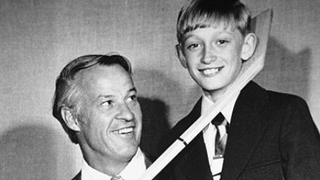 Howe and Gretzky in 1972.